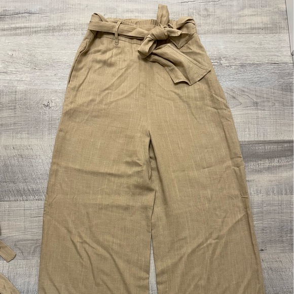 Lost in Lunar Set - Picture 6 of 10